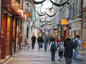 Avignon,10  France